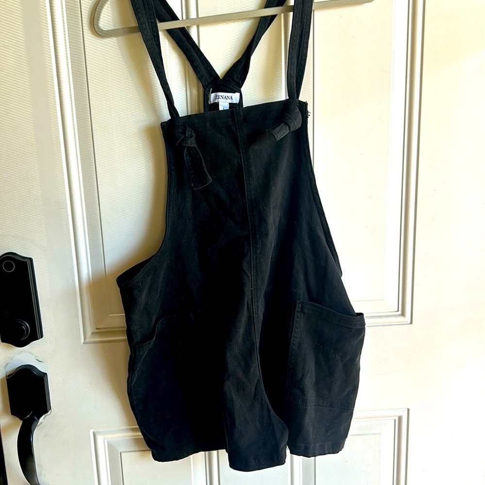 Brand new black zenana brand short overalls size large